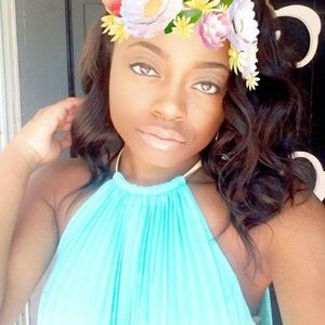 Meet your Posher, Maya